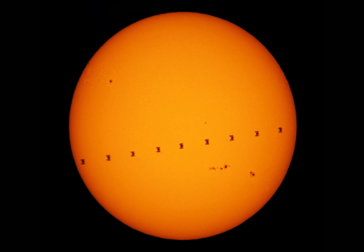 Juli: ISS Sonnen-Transit by Peter Riewaldt
