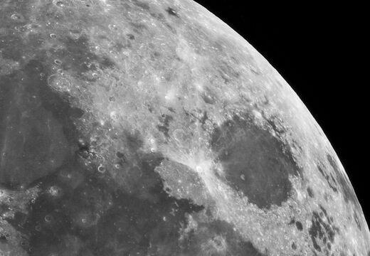 September: Mond mit Mare Tranquillitatis (l) und Mare Crisium (r) by Thomas Huth