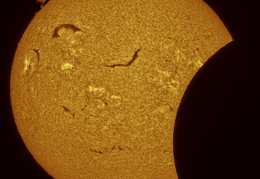 Sonnenfinsternis mit dem H-Alpha-Teleskop